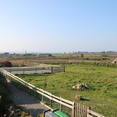Les Gites Aux Volets Roses Landunvez Ngoại thất bức ảnh