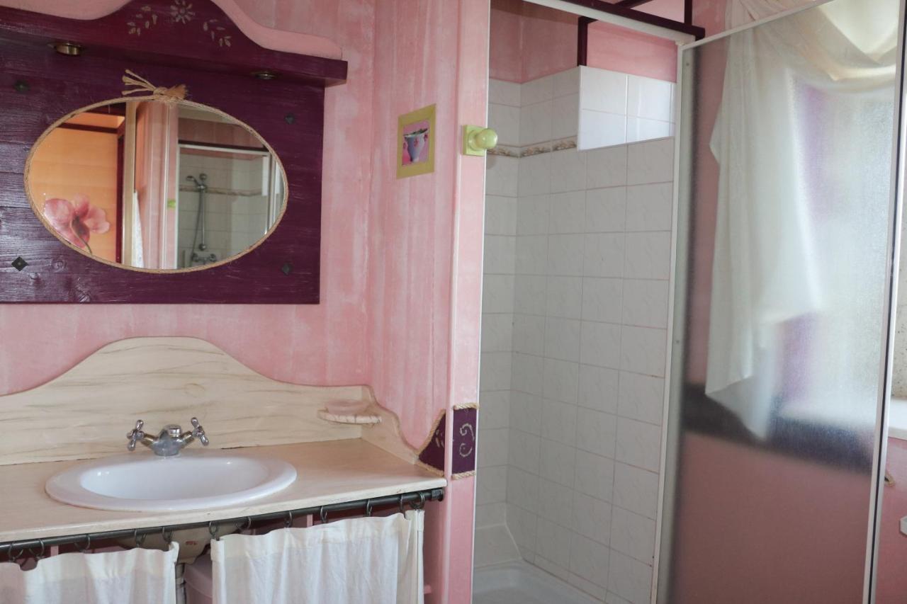 Les Gites Aux Volets Roses Landunvez Ngoại thất bức ảnh